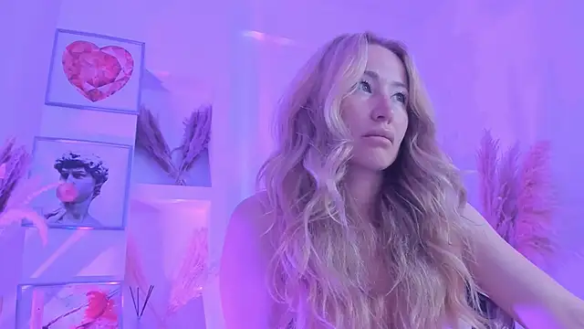 Snapshot of AstraMonroe chatting on 09-11-25, 05:35 AstraMonroe online show from 09-11-25, 05:35