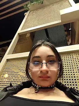 Snapshot of LiliThara chatting on 10-11-25, 12:54 LiliThara online show from 10-11-25, 12:54