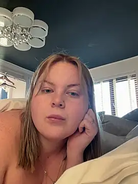 IslaMae online show from 04-07-26, 06:03