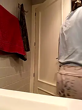 Snapshot of Flacidas chatting on 11-03-25, 08:04 Flacidas online show from 11-03-25, 08:04