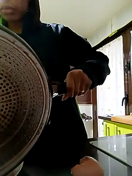 Snapshot of Flacidas chatting on 11-24-25, 01:00 Flacidas online show from 11-24-25, 01:00