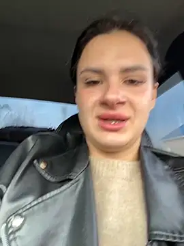 Snapshot of MiraReach chatting on 09-18-25, 01:40 MiraReach online show from 09-18-25, 01:40