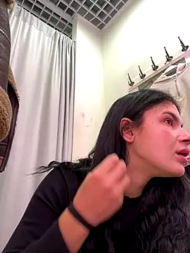 Snapshot of MiraReach chatting on 10-10-25, 04:33 MiraReach online show from 10-10-25, 04:33