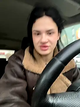 Snapshot of MiraReach chatting on 10-27-25, 01:53 MiraReach online show from 10-27-25, 01:53