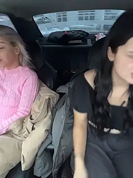 Snapshot of MiraReach chatting on 11-25-25, 02:22 MiraReach online show from 11-25-25, 02:22