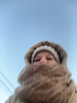 Snapshot of MiraReach chatting on 11-29-25, 02:36 MiraReach online show from 11-29-25, 02:36