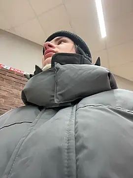 Snapshot of MiraReach chatting on 12-01-25, 02:16 MiraReach online show from 12-01-25, 02:16