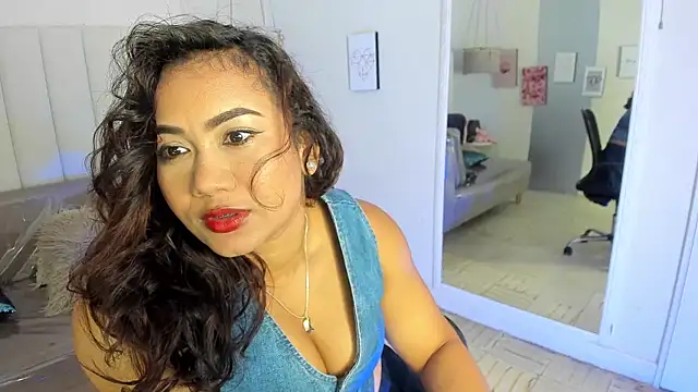 Snapshot of veronica_b07 chatting on 05-16-26, 01:54 veronica b07 online show from 05-16-26, 01:54