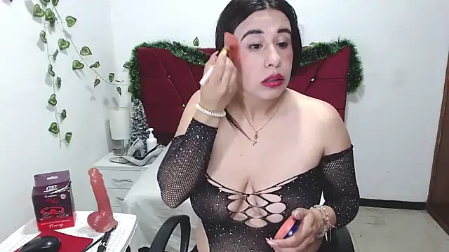 Snapshot of Julieta_curvy69 chatting on 12-22-25, 12:24 Julieta curvy69 online show from 12-22-25, 12:24