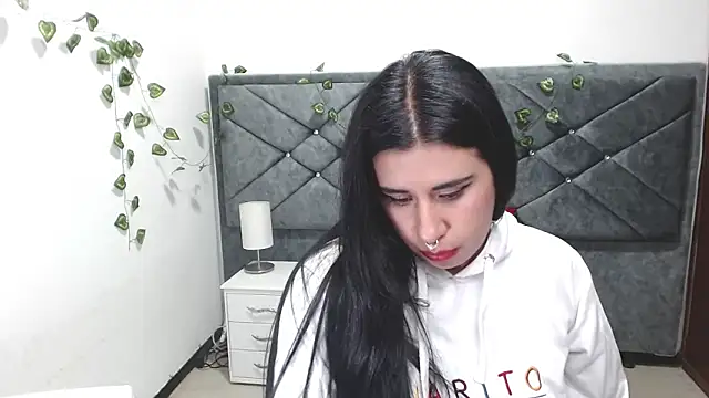 Snapshot of Julieta_curvy69 chatting on 01-05-26, 05:27 Julieta curvy69 online show from 01-05-26, 05:27