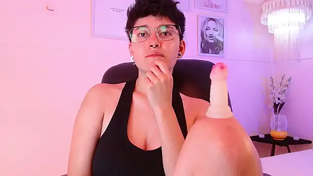 Snapshot of jeroharper chatting on 10-19-25, 12:22 jeroharper online show from 10-19-25, 12:22