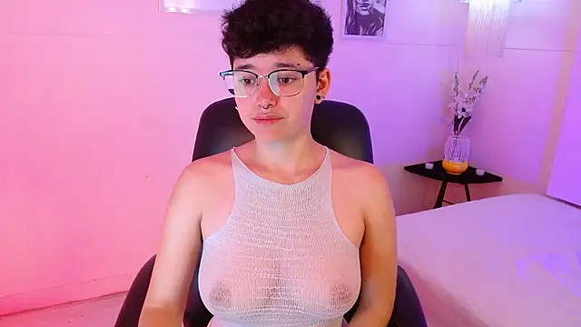 Snapshot of jeroharper chatting on 10-22-25, 03:45 jeroharper online show from 10-22-25, 03:45