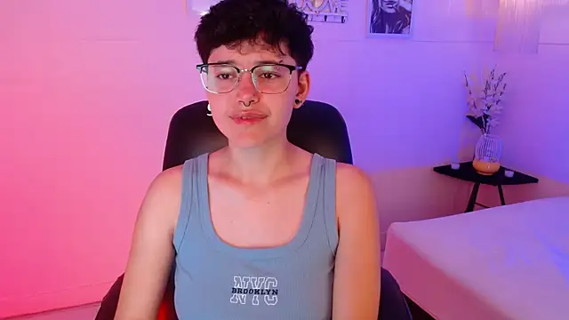 Snapshot of jeroharper chatting on 11-24-25, 03:34 jeroharper online show from 11-24-25, 03:34