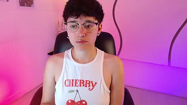 Snapshot of jeroharper chatting on 12-05-25, 04:03 jeroharper online show from 12-05-25, 04:03