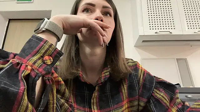 AshlyJoy online show from 09-18-25, 07:43