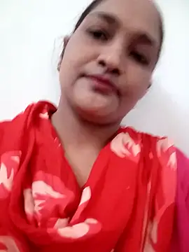 Hotty-couple063 online show from 10-31-25, 11:00