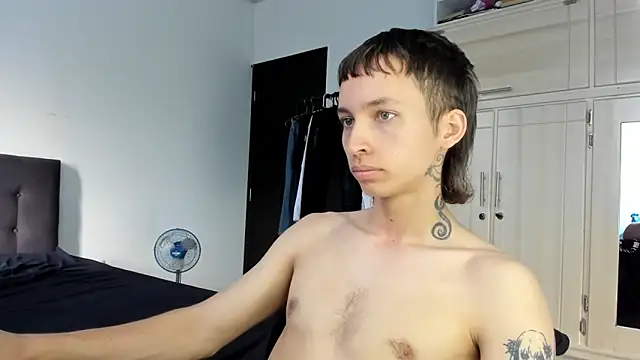 Snapshot of spacehumanz chatting on 01-14-26, 02:01 spacehumanz online show from 01-14-26, 02:01