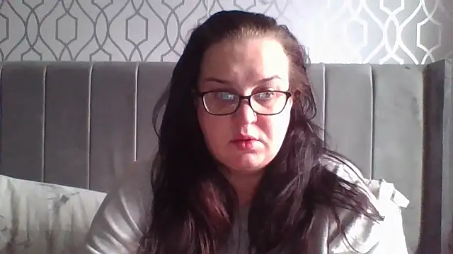 Snapshot of Curvy_OliviaXX chatting on 01-11-26, 10:42 Curvy OliviaXX online show from 01-11-26, 10:42