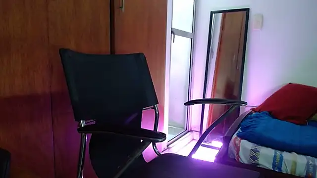 Snapshot of joacob00m chatting on 11-21-25, 07:56 joacob00m online show from 11-21-25, 07:56