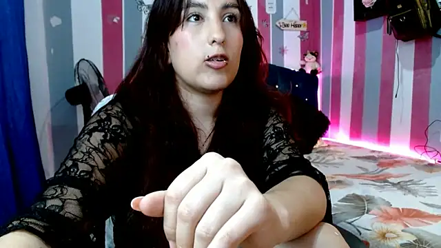 Snapshot of karo_lovely chatting on 06-19-26, 10:24 karo lovely online show from 06-19-26, 10:24