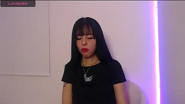 Snapshot of Lia__1 chatting on 09-18-25, 01:18 Lia 1 online show from 09-18-25, 01:18