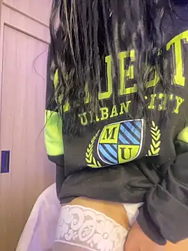 Snapshot of Lia__1 chatting on 09-18-25, 03:25 Lia 1 online show from 09-18-25, 03:25