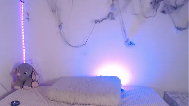 Snapshot of Lia__1 chatting on 10-22-25, 09:36 Lia 1 online show from 10-22-25, 09:36