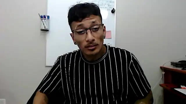 Snapshot of tanjir020 chatting on 02-12-26, 08:09 tanjir020 online show from 02-12-26, 08:09