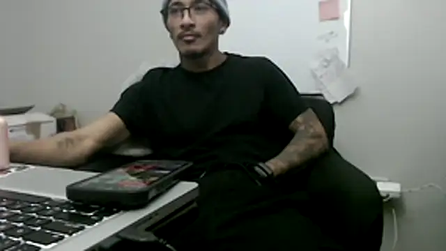 Snapshot of tanjir020 chatting on 02-19-26, 01:18 tanjir020 online show from 02-19-26, 01:18