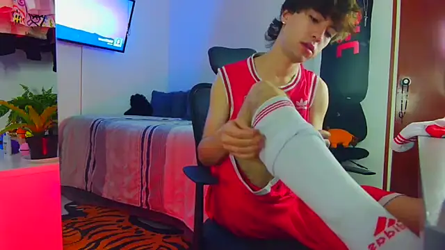 Snapshot of Tonerii chatting on 10-07-25, 01:25 Tonerii online show from 10-07-25, 01:25