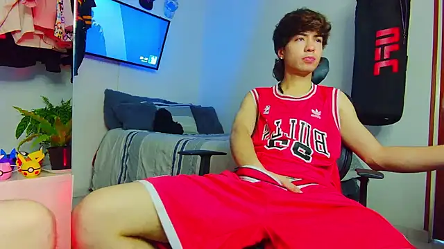 Snapshot of Tonerii chatting on 10-08-25, 12:08 Tonerii online show from 10-08-25, 12:08