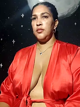 Ivy horse  online show from 04-14-26, 02:06