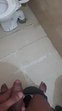 Snapshot of indoreboy1 chatting on 10-25-25, 05:04 indoreboy1 online show from 10-25-25, 05:04