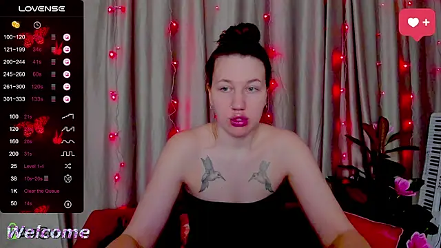 Snapshot of Haley_Nikki chatting on 02-18-26, 01:23 Haley Nikki online show from 02-18-26, 01:23