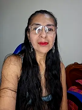 Snapshot of Natasha_50 chatting on 12-14-25, 04:40 Natasha 50 online show from 12-14-25, 04:40