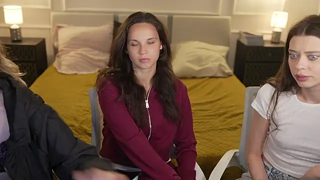 Snapshot of Regina_Sweet054 chatting on 09-24-25, 02:31 Regina Sweet054 online show from 09-24-25, 02:31