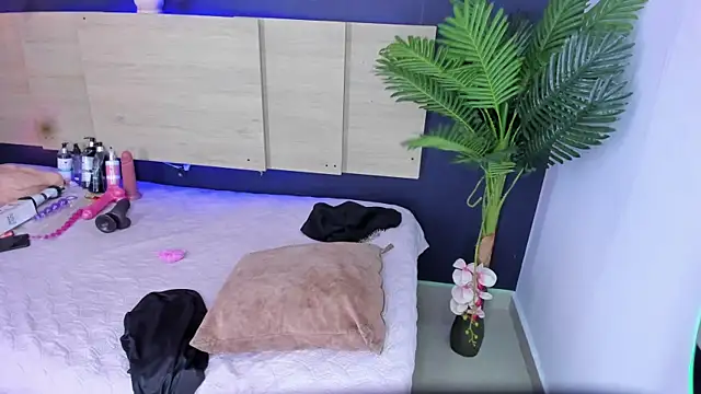 Amalia Bigass online show from 11-23-25, 04:56