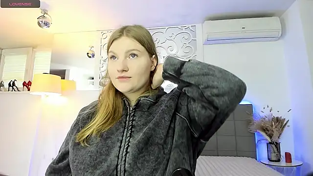 AshleyJoness online show from 10-27-25, 06:17