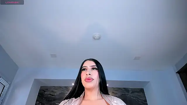 LeahLombardi  online show from 12-16-25, 04:06