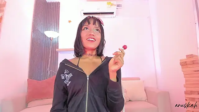 Snapshot of anuskah chatting on 10-02-25, 12:28 anuskah online show from 10-02-25, 12:28