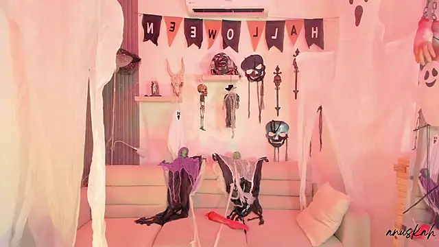 Snapshot of anuskah chatting on 10-11-25, 08:18 anuskah online show from 10-11-25, 08:18