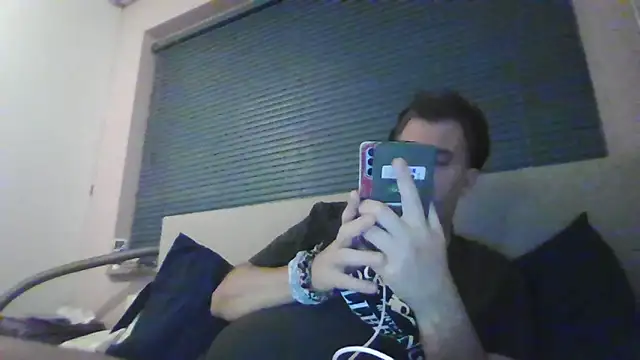 Snapshot of JasperGeil chatting on 10-06-25, 01:25 JasperGeil online show from 10-06-25, 01:25