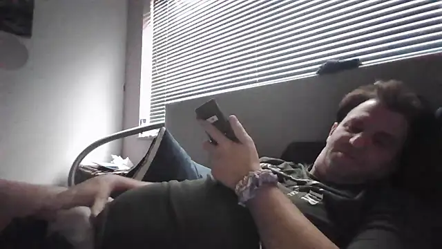 Snapshot of JasperGeil chatting on 10-06-25, 01:30 JasperGeil online show from 10-06-25, 01:30