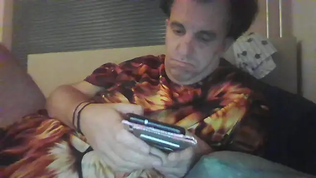 Snapshot of JasperGeil chatting on 10-14-25, 11:05 JasperGeil online show from 10-14-25, 11:05