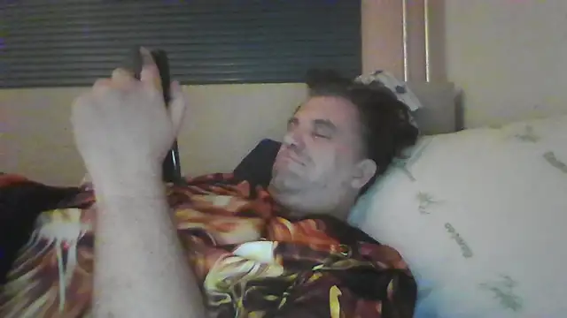 Snapshot of JasperGeil chatting on 10-15-25, 10:54 JasperGeil online show from 10-15-25, 10:54