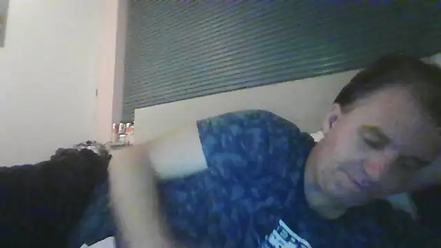 Snapshot of JasperGeil chatting on 10-17-25, 09:06 JasperGeil online show from 10-17-25, 09:06