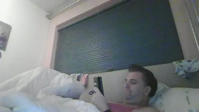 Snapshot of JasperGeil chatting on 10-22-25, 09:25 JasperGeil online show from 10-22-25, 09:25