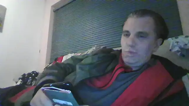 Snapshot of JasperGeil chatting on 10-23-25, 07:34 JasperGeil online show from 10-23-25, 07:34