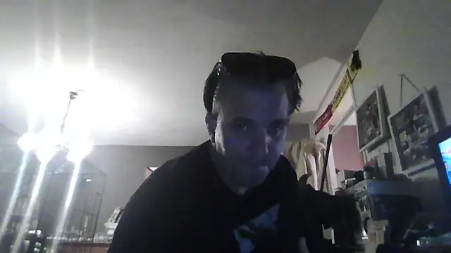 Snapshot of JasperGeil chatting on 10-26-25, 07:20 JasperGeil online show from 10-26-25, 07:20