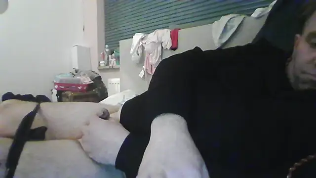 Snapshot of JasperGeil chatting on 11-26-25, 11:50 JasperGeil online show from 11-26-25, 11:50